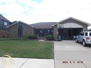1st image of 2636 Woodford Dr