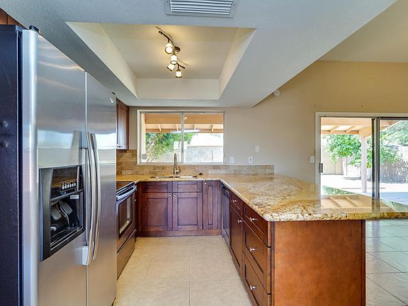 4th image of 4923 W Aster Dr