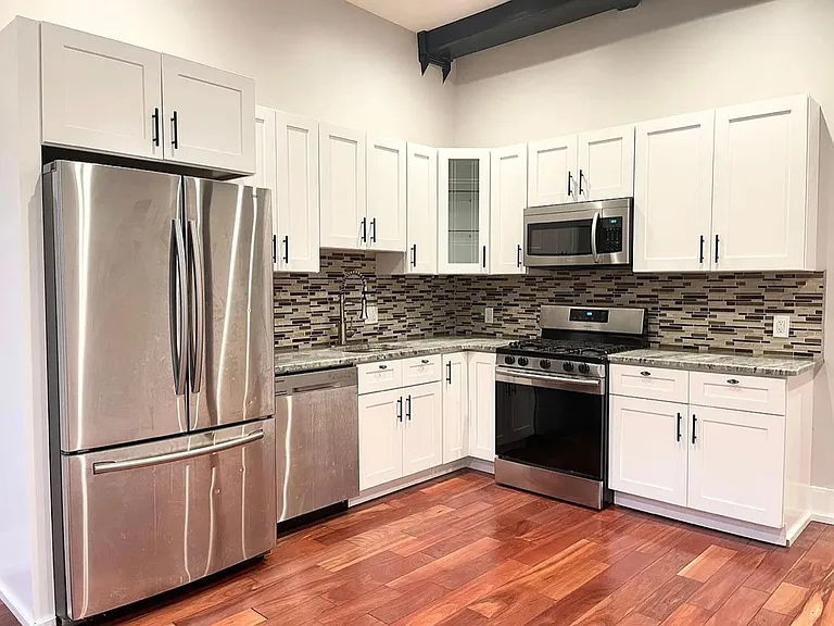 1025 E Montgomery Ave — Photo 4