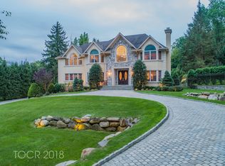 8 Possum Trl, Upper Saddle River, NJ 07458