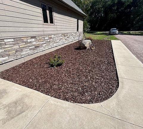 3rd image of 15417 Center Rd