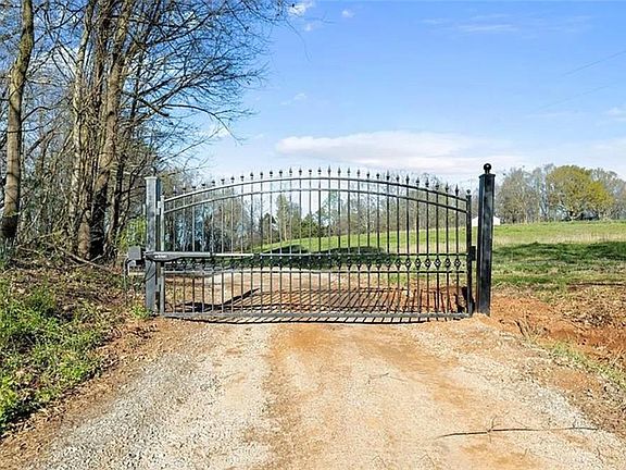 3rd image of 95 Farmers Academy Rd