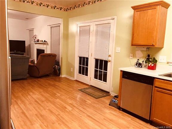 3rd image of 4506 Sedgewood Ln