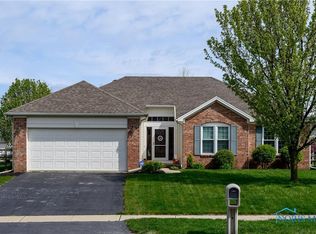 10256 White Oak Dr, Perrysburg, OH 43551
