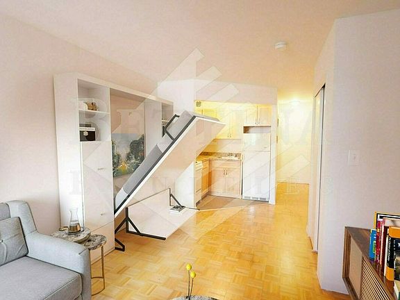 5th image of 317 E 85th St APT 5C