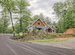 697-697 Rustling Woods Trl, Cullowhee, NC 28723