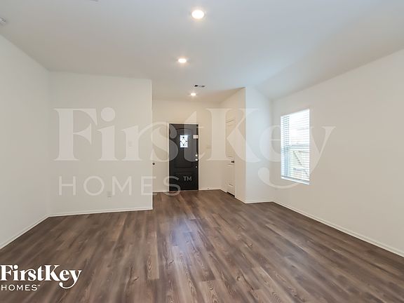 3rd image of 19100 Cicerone Ct