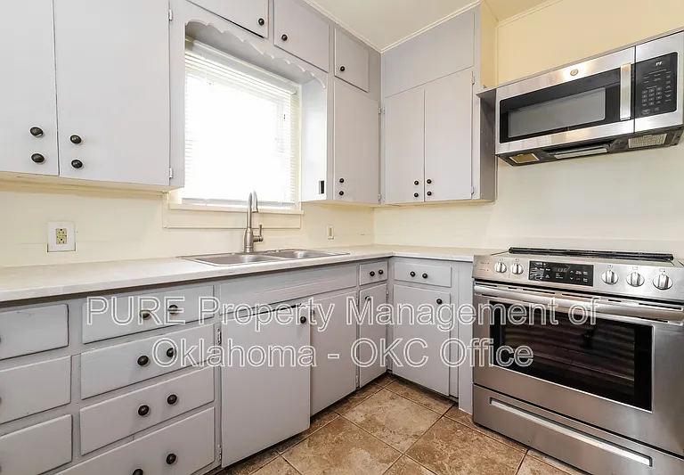 2236 NW 22nd St — Photo 7