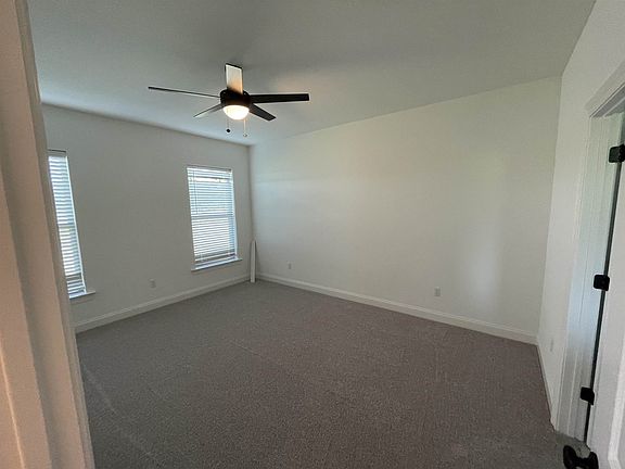 4th image of 445 Rue Evangeline