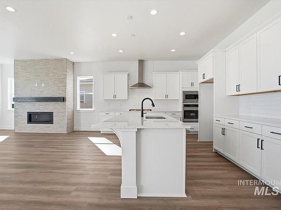 7th image of this home