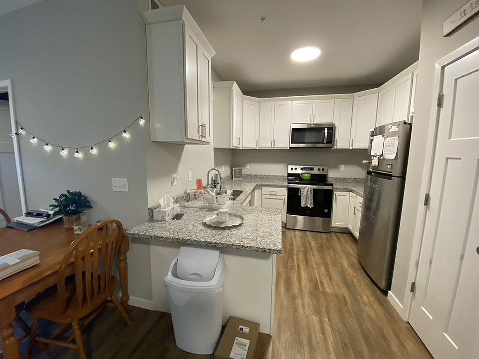 1st image of 2916 30th Ave S #B