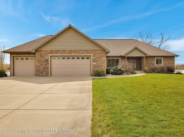 5370 Carls Ridge Dr, Charlotte, MI 48813