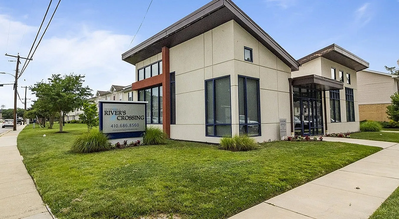 The Townhomes at River Crossing — Photo 2