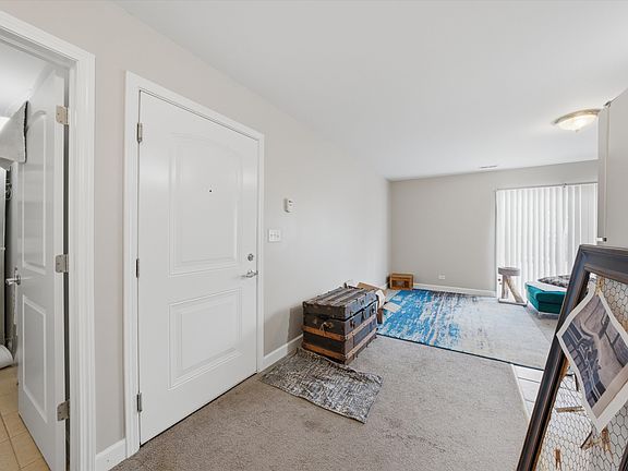 5th image of 3423 Ridgeland Ave #102