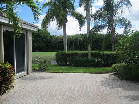 4th image of 4100 Manchester Lake Dr