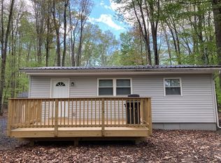3301 Beech Ridge Dr, Pocono Summit, PA 18346