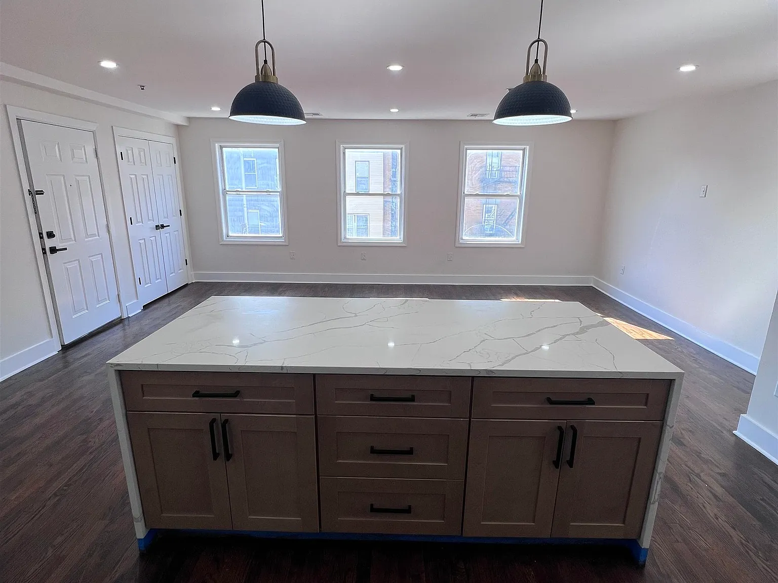 3 bed, 1.0 bath, $2,650 — Photo 3