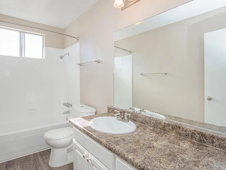 Huntington Highlander Apartment Homes — Photo 12