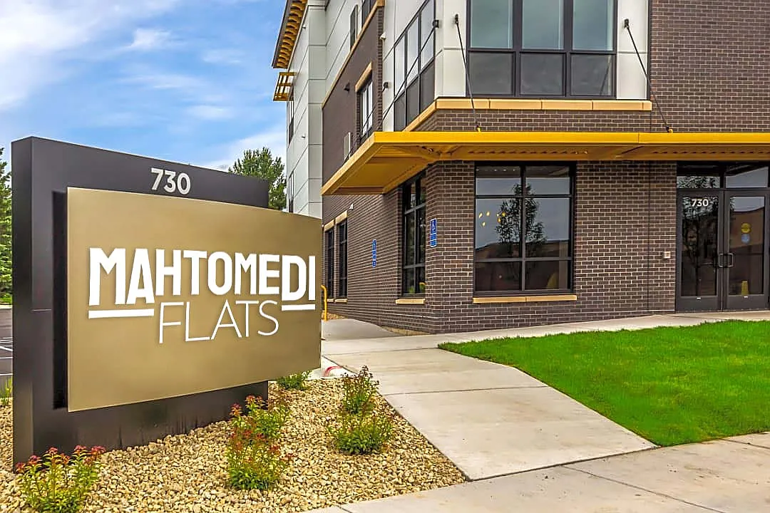 Mahtomedi Flats — Photo 1