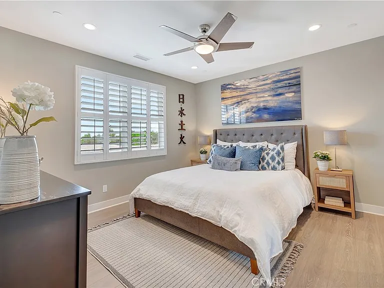 2105 Two Harbors Cir — Photo 34