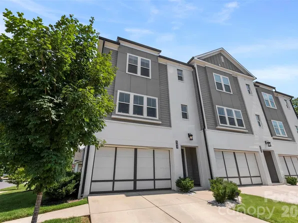 543 Greystone Rd, Charlotte, NC 28209