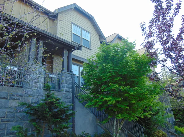 676 SW Trillium Creek Ter, Portland, OR 97225