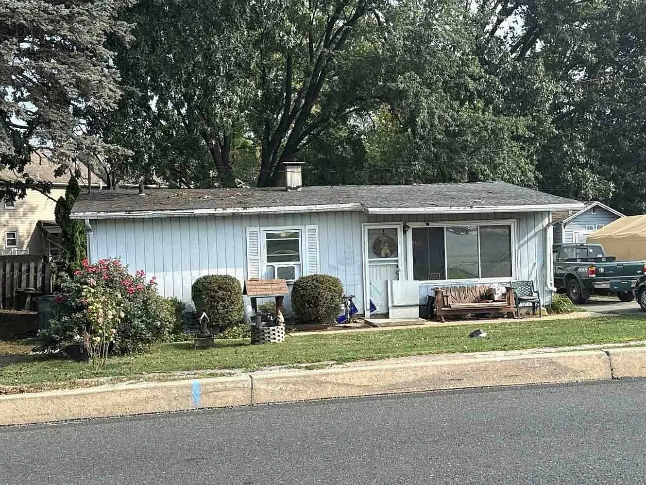 2135 Walnut St photo 1