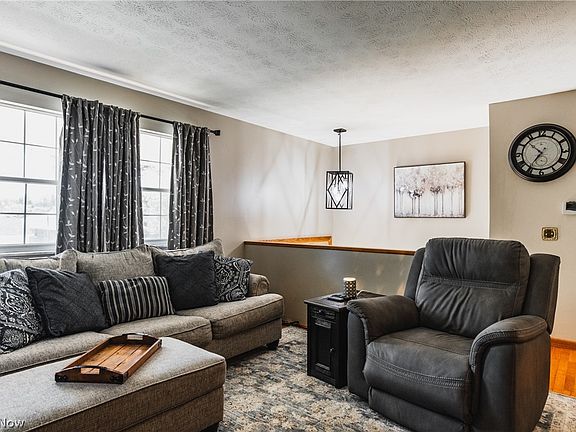 4th image of 2407 Congdon Dr