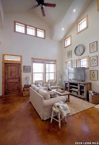 3 bed, 2.5 bath, 1377 sqft, $2,400 — Photo 2