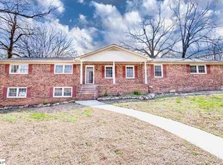 2 Confederate Cir, Taylors, SC 29687