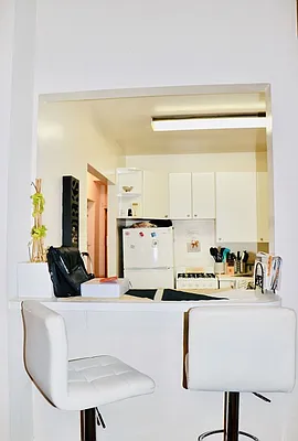 Rented by Avenues Real Estate | media 8