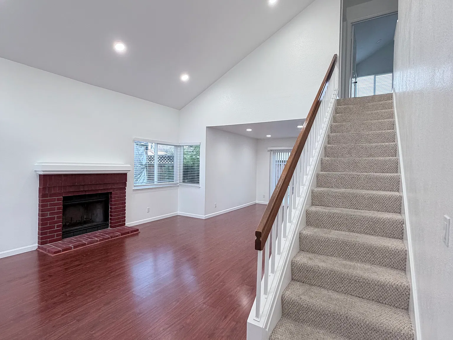 4 bed, 2.5 bath, 1715 sqft, $5,500 — Photo 3