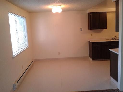 3rd image of 482 Walker Ave APT 1