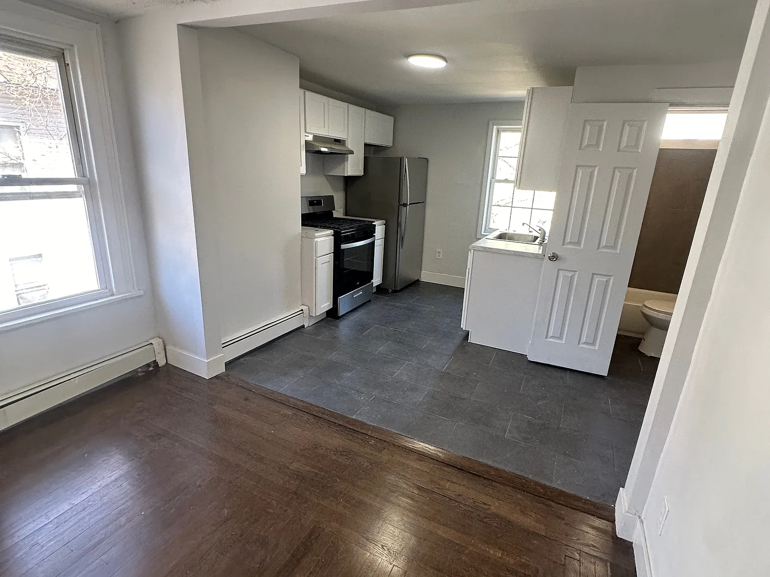 5 bed, 1300 sqft, $2,300 — Photo 2