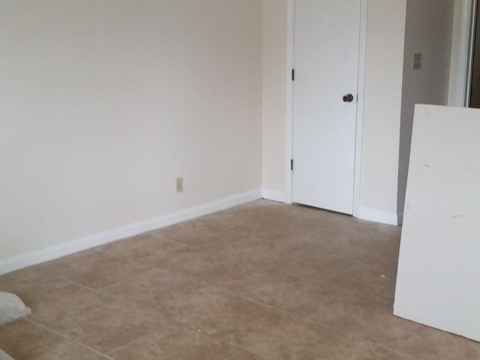 2nd image of 1211 Lincoln Ave APT N