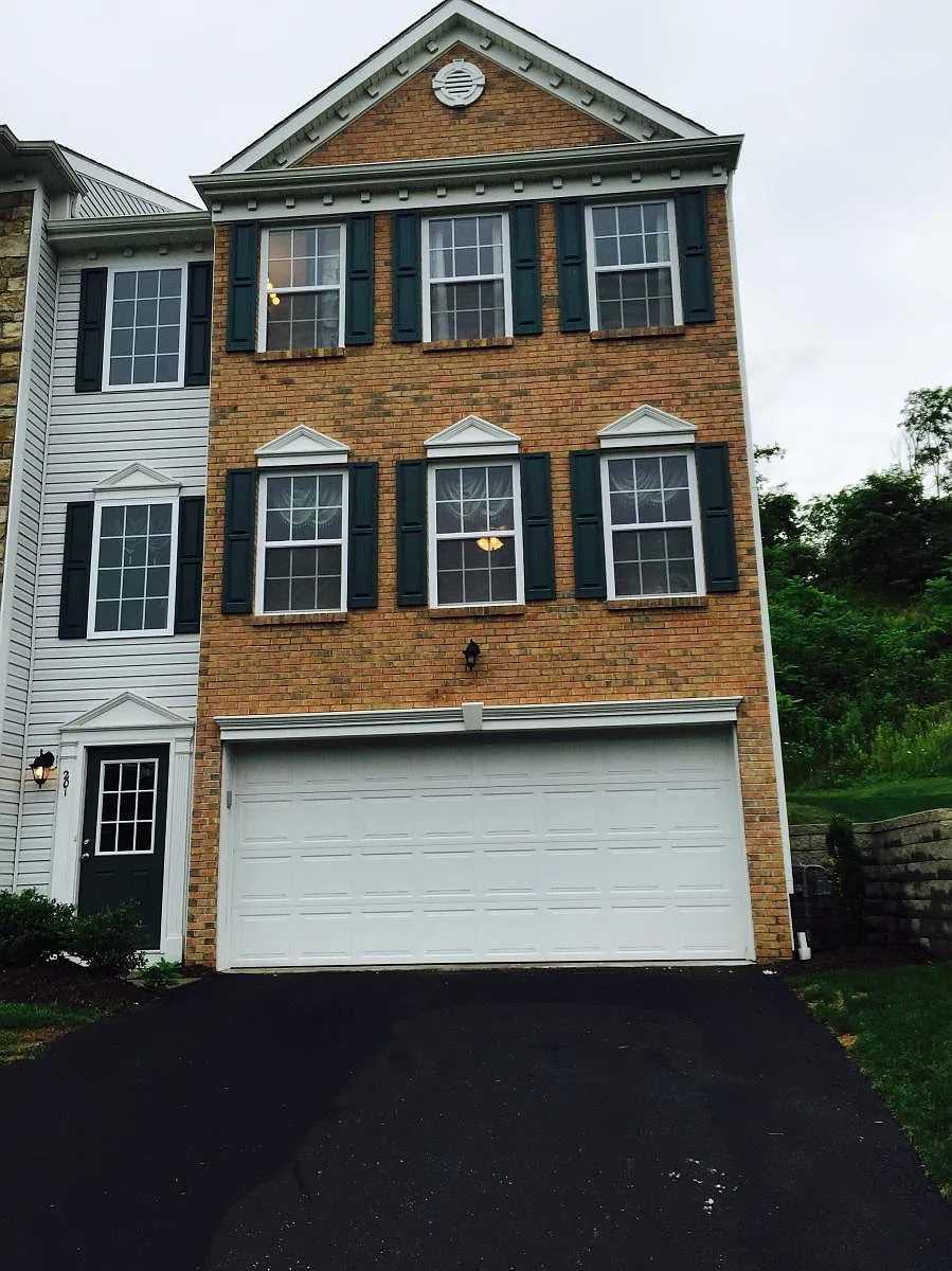Front View -2 - 201 Grace Manor Dr