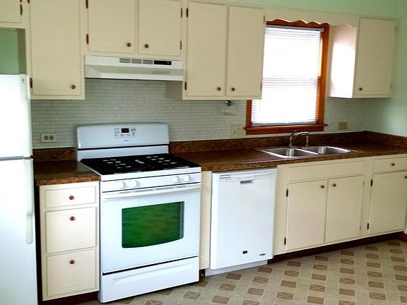 3rd image of 7638 Wilcox St APT 3