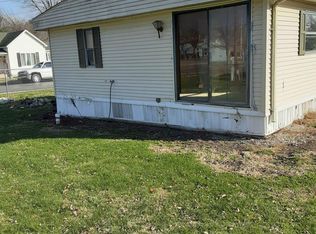 200 N Pine St, PANA, IL