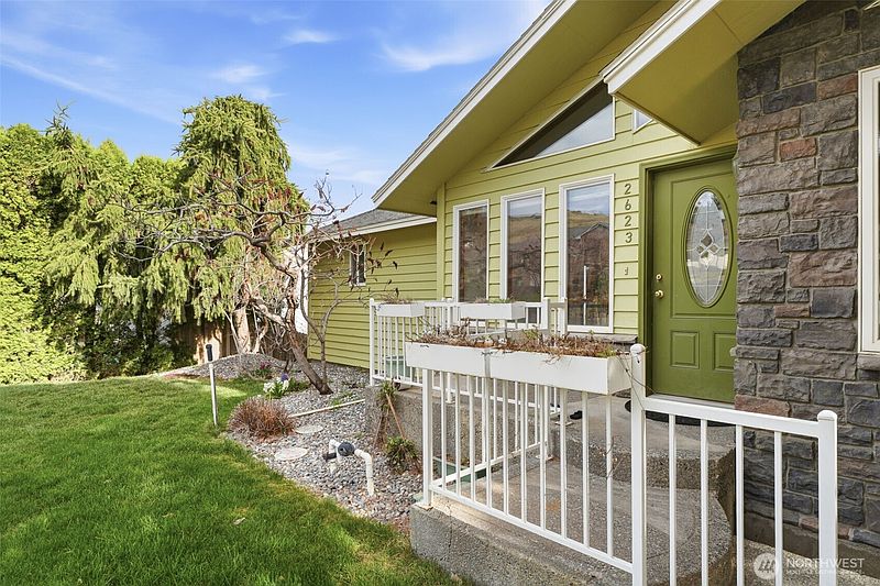 3rd image of 2623 S Kellog Street