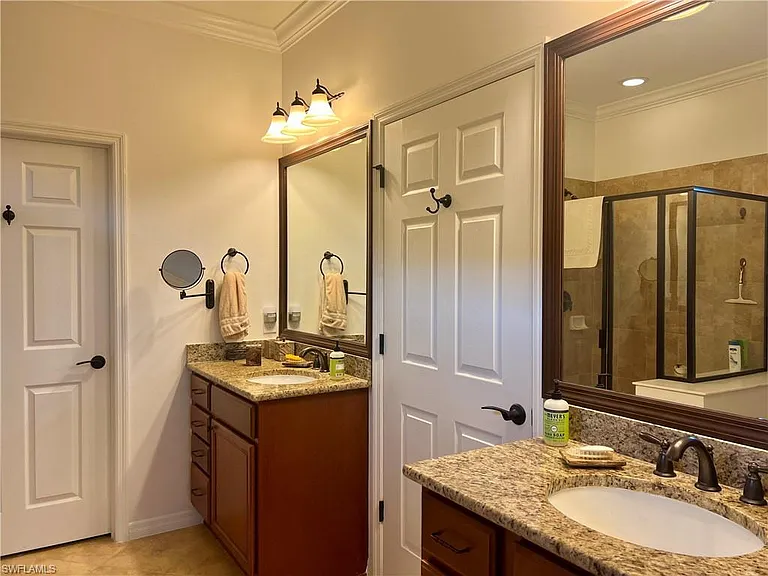 6437 Liberty St — Photo 12