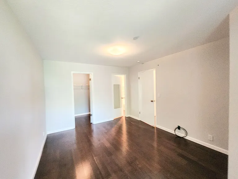 320 Peninsula Ave #213 — Photo 21