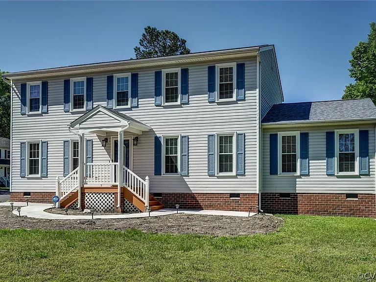 8112 Nashua Dr — Photo 1