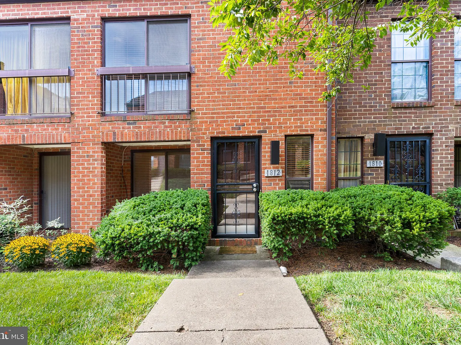 2 bed, 2.5 bath, 1161 sqft, $2,650 — Photo 2