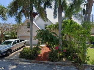 1118 N Lakeside Dr, Lake Worth, FL 33460