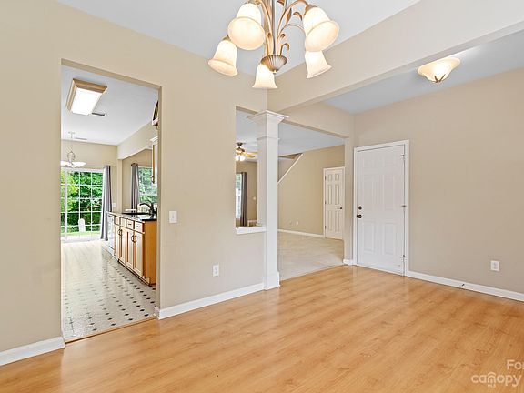 4th image of 6838 Beverly Springs Dr