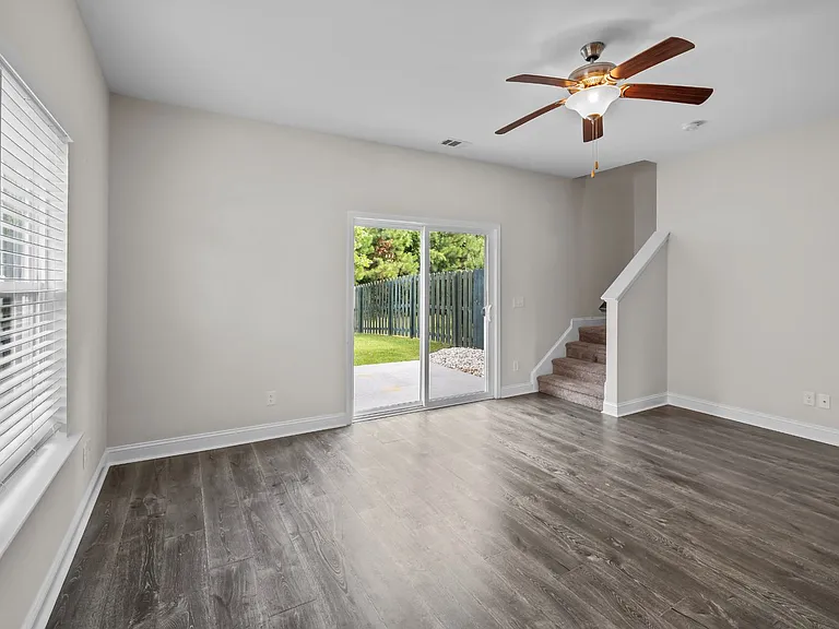 147 Ainsdale Dr — Photo 15