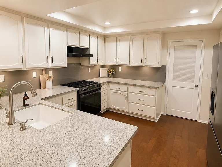 2751 Claray Dr — Photo 11
