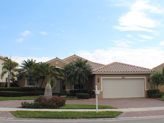 2nd image of 851 SW 191st Ln