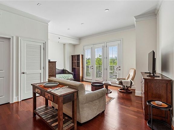 4th image of 2277 Peachtree Rd NE Unit 501