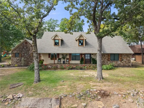 3000 Heather Oaks Way, Fort Smith, AR 72908